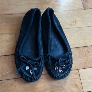 Minnetonka Black Moccasins